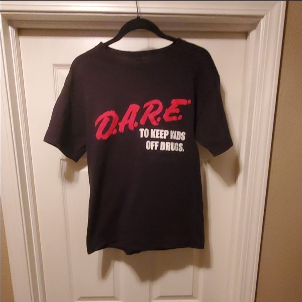 D.A.R.E t-shirt unisex